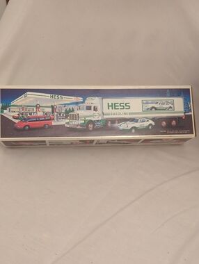 1992 HESS Gasoline Toy 18 Wheeler Truck & Racer